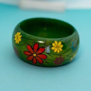 7 inch, Vintage Floral Graphic Green Wooden Bangle, Made in India - EX9